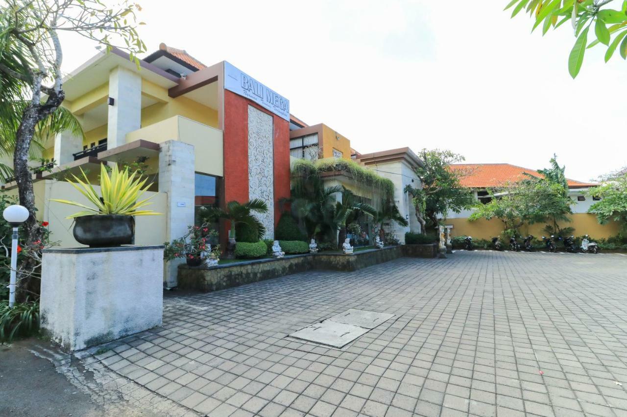 Bali Mega Hotel Джимбаран Экстерьер фото